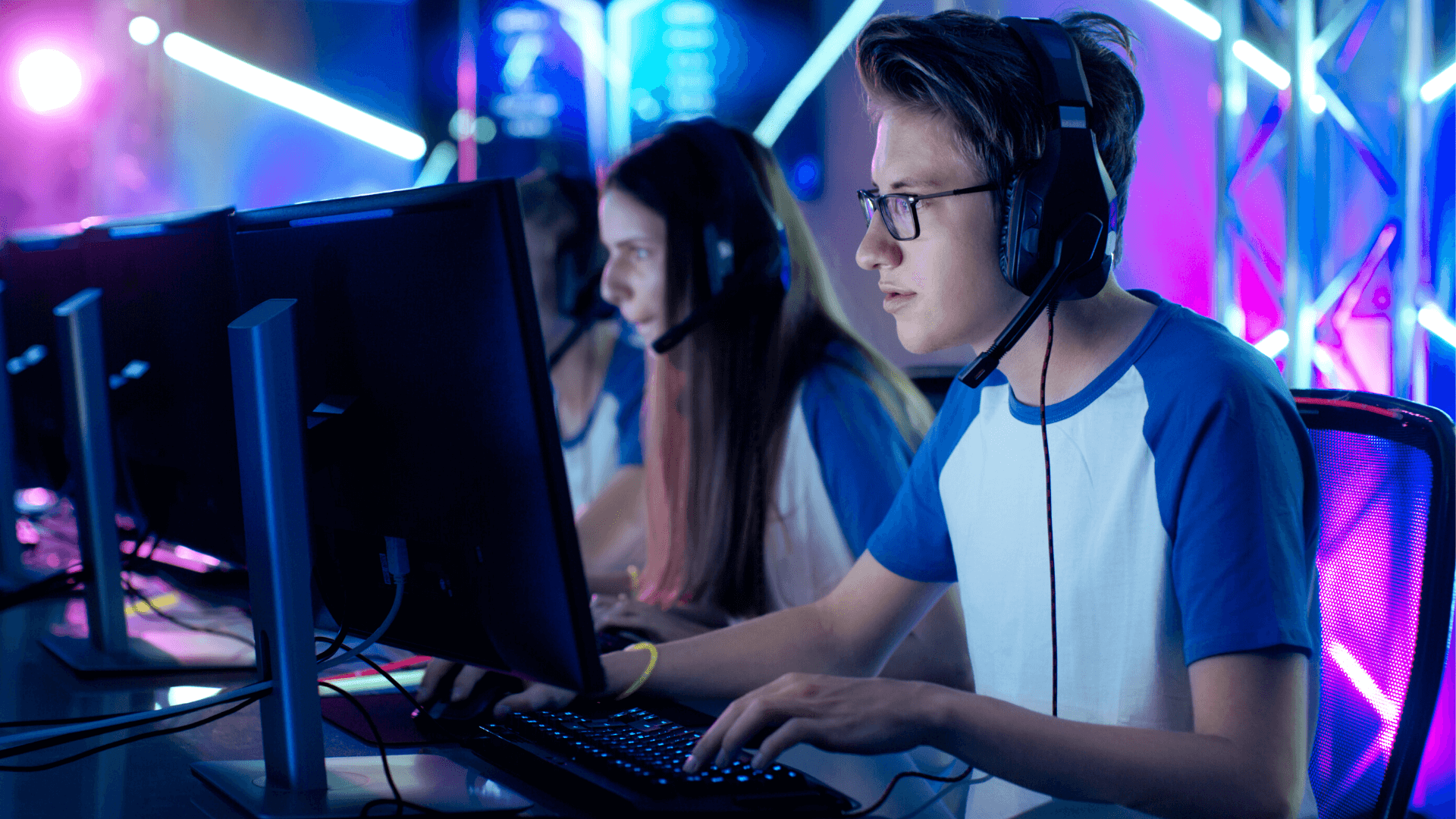 young gamers playing Fortnite in an esports competition.